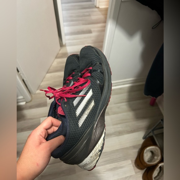 Adidas running shoes (adiprene cushioning) - Picture 2 of 4